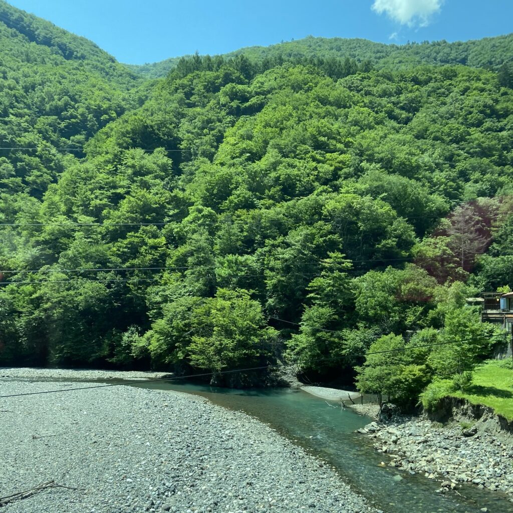 上高地行き路線バスから①