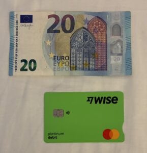 wiseカードとcash